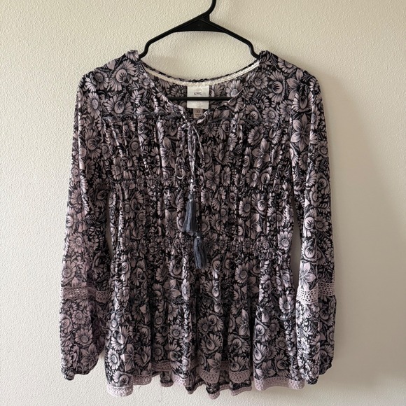 Knox Rose Tops - Boho flowy top, long sleeve, with lace detail, size xs